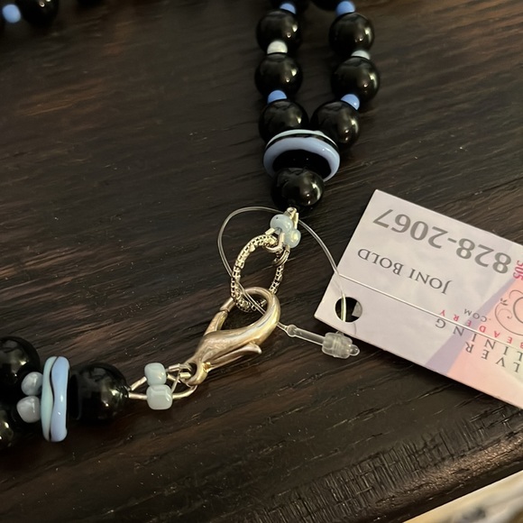 Artisan Made Beaded Necklace (20) - Picture 4 of 4